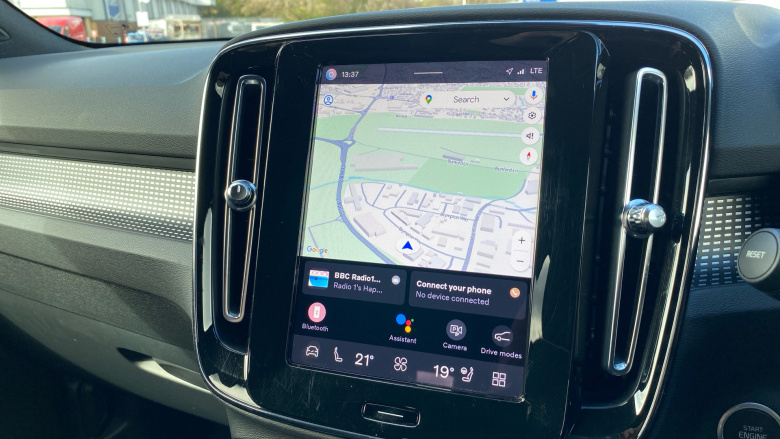 Volvo Xc40 2.0 B4P Plus Dark 5dr AWD Auto Petrol Estate